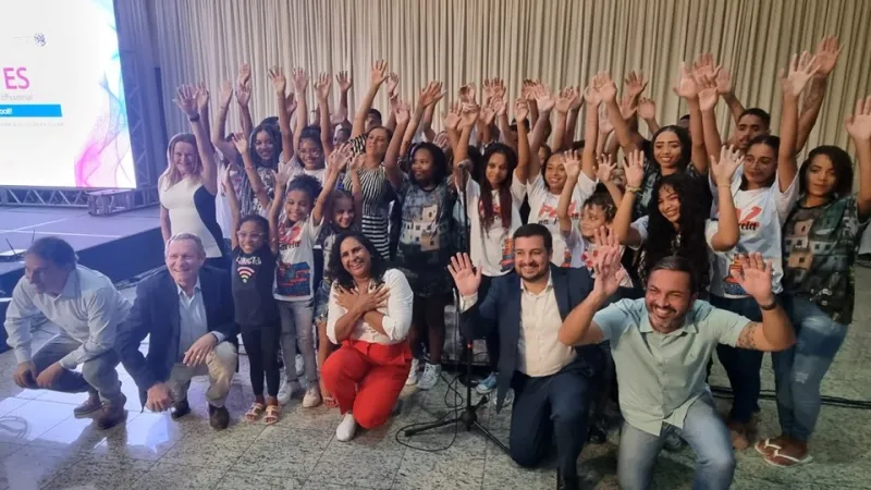 Governo do Estado com a participação do Deputado Estadual eleito Tyago Hoffmann realiza formatura dos cursos presenciais do Qualificar ES