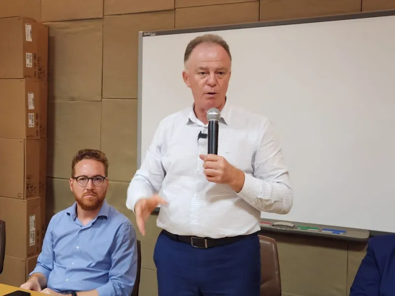 Governador Renato Casagrande investe R$ 355 milhões em escolas para início do ano letivo 2023