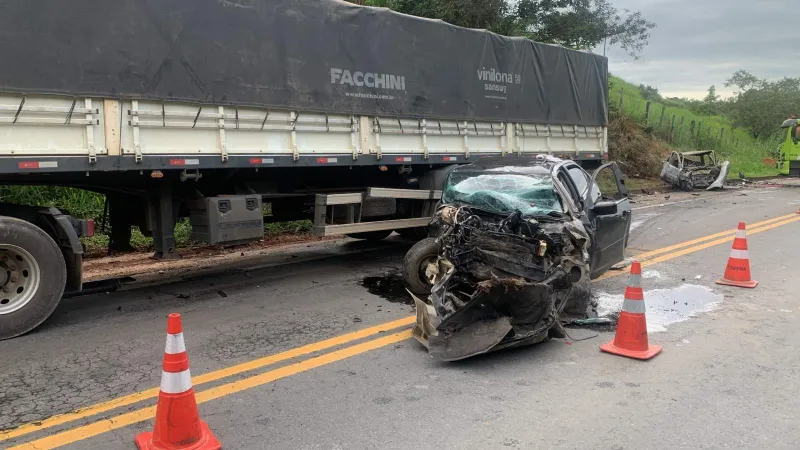 Atenção motoristas de Colatina e região: acidente grave interdita BR 101, próximo a Fundão. Veja o vídeo