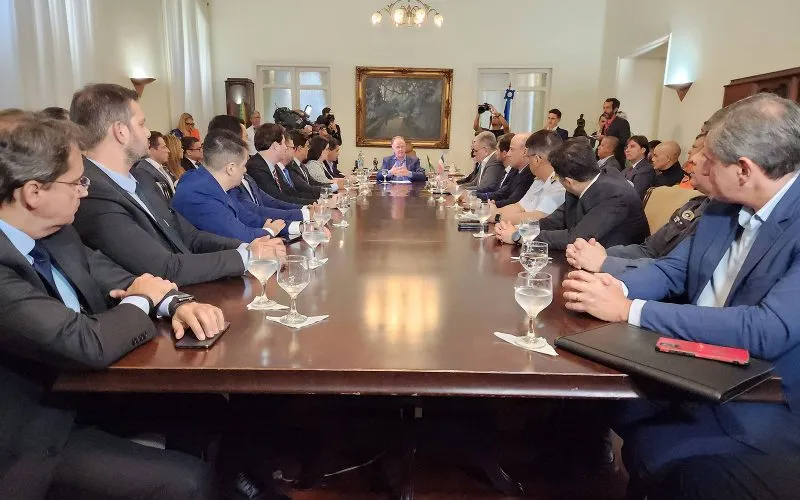 Governador Casagrande institui Gabinete de Crise para monitorar atos antidemocráticos