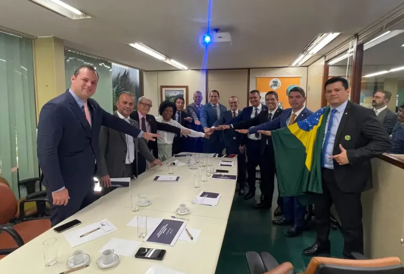 Bancada capixaba confirma deputado federal colatinense Da Vitória como líder pela quinta vez consecutiva