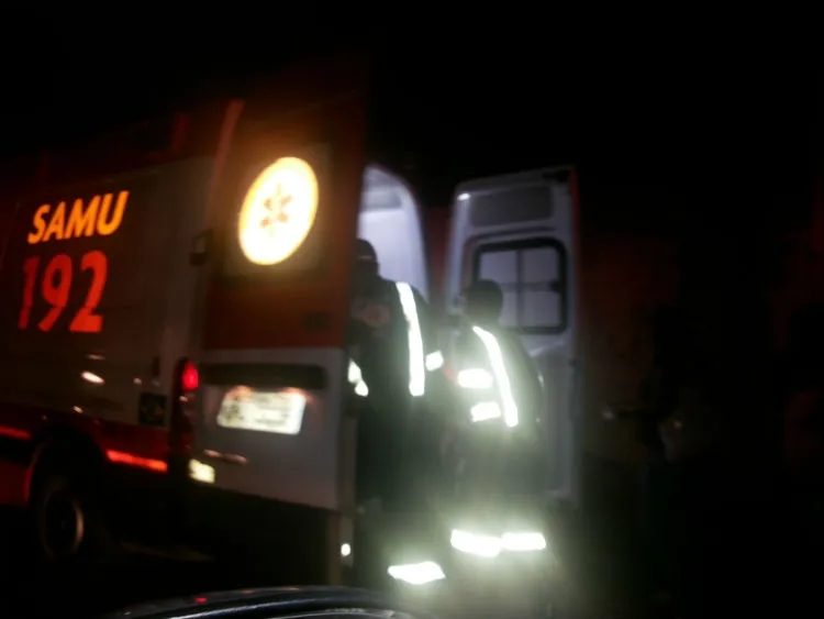 Homem é atropelado por moto e espancado na saída de restaurante em Colatina; caso é registrado como tentativa de homicídio