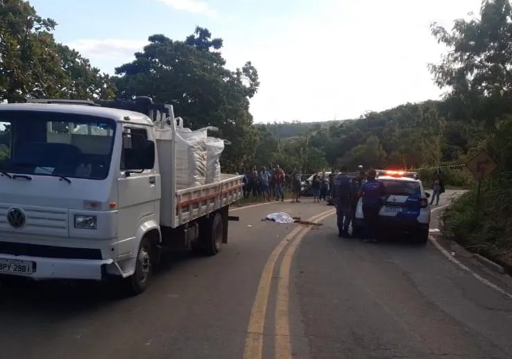 Vídeo: acidente de moto tira a vida de motociclista e carona na tarde desta quarta-feira (1º), em Colatina