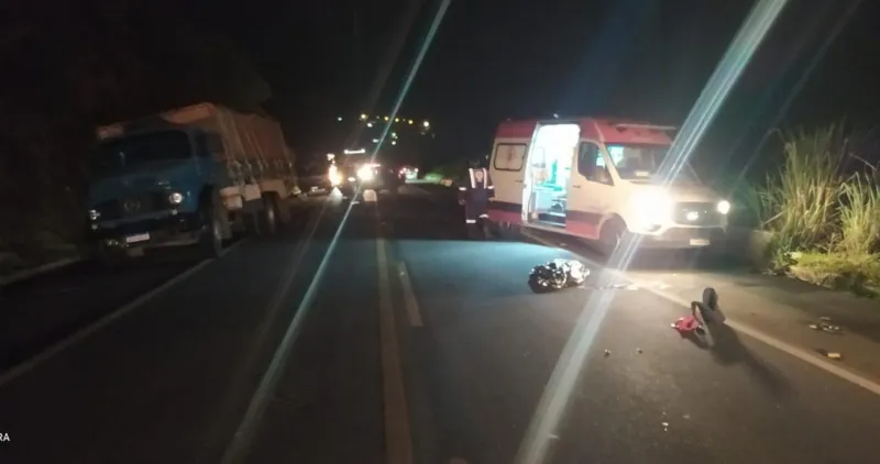 Motociclista morre ao se chocar com caminhão em Colatina