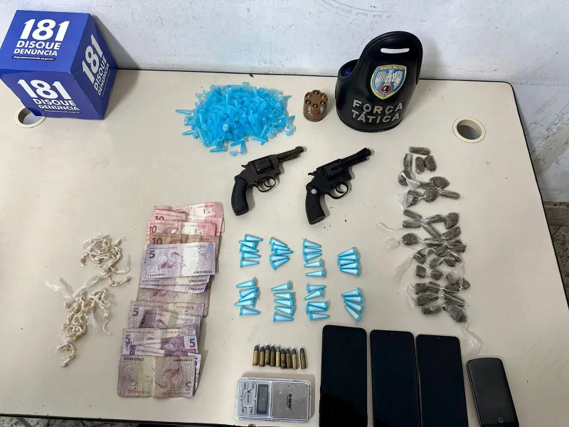 Após denúncia, homem é preso com drogas e posse ilegal de arma de fogo no bairro Vila Lenira em Colatina