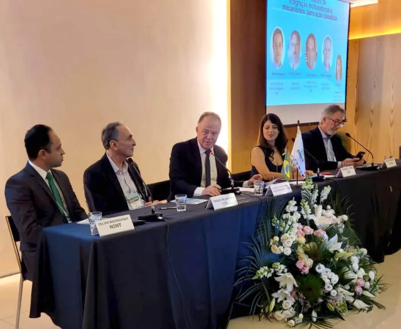 Governador Renato Casagrande discute estratégias para o avanço da política climática no Brasil