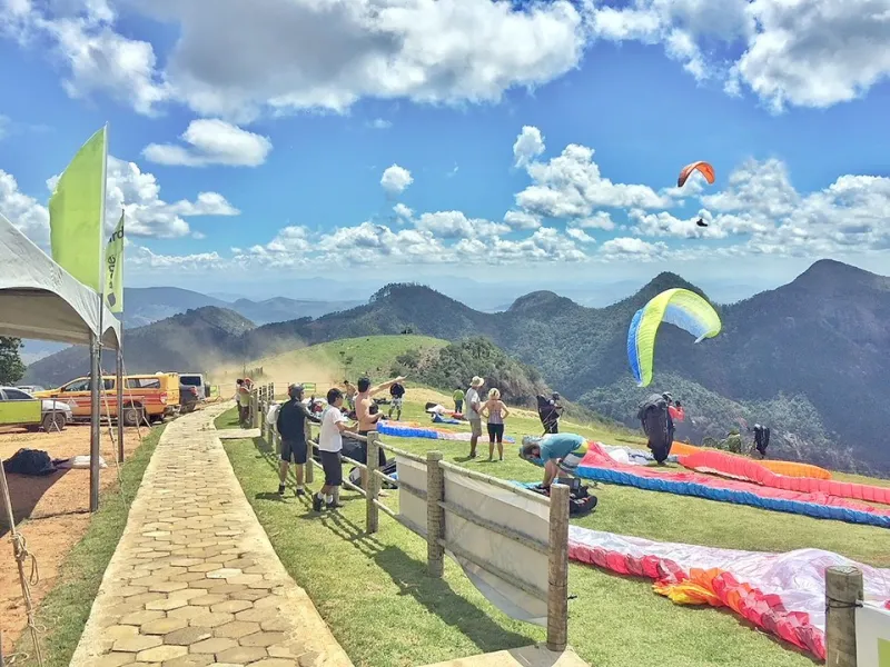 Baixo Guandu celebra 35 anos do Campeonato Brasileiro de Parapente com evento espetacular