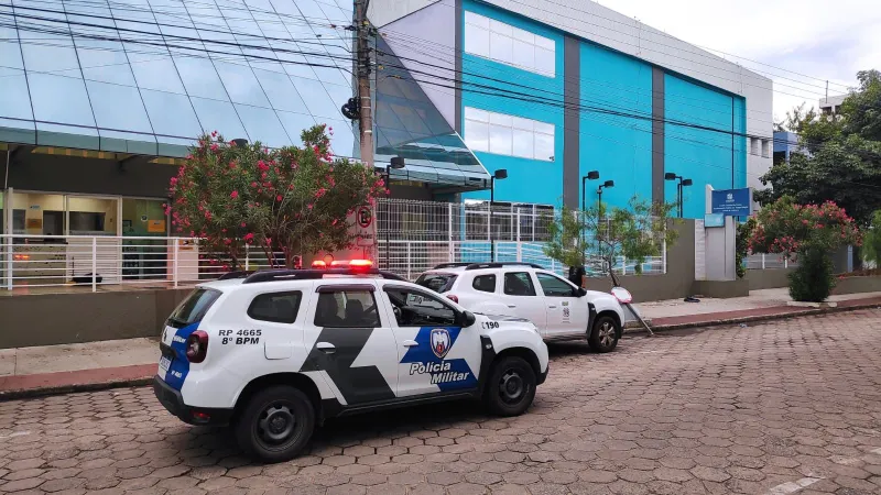 Polícia Militar reforça a segurança nas escolas nesta segunda-feira (10) em Colatina