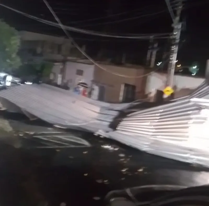 Tempestade causa transtornos e prejuízos em Colatina