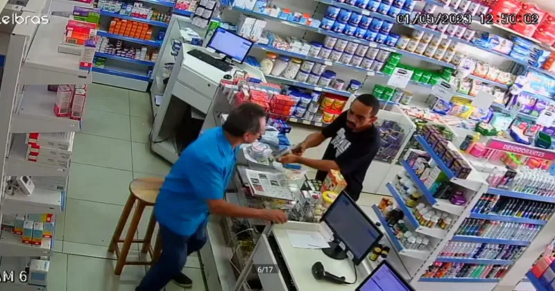 Vídeo: bandido com tornozeleira eletrônica assalta farmácia no bairro São Silvano, em Colatina