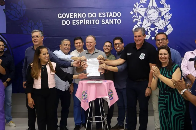 Governador Casagrande entrega obras e anuncia novos investimentos em Itaguaçu