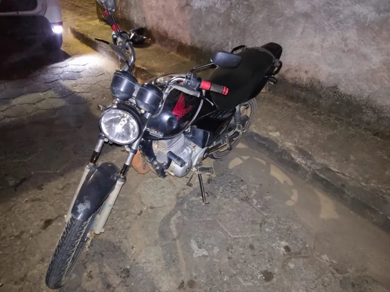 Menor é apreendido pilotando moto roubada no bairro Bela Vista, em Colatina