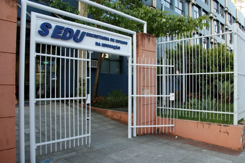 Governador Renato Casagrande anuncia pagamento do Bônus Desempenho para servidores da Educação