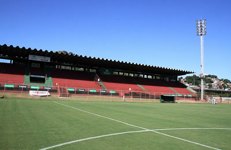 Falece aos 59 anos Rogerinho, um dos maiores atacantes do futebol colatinense