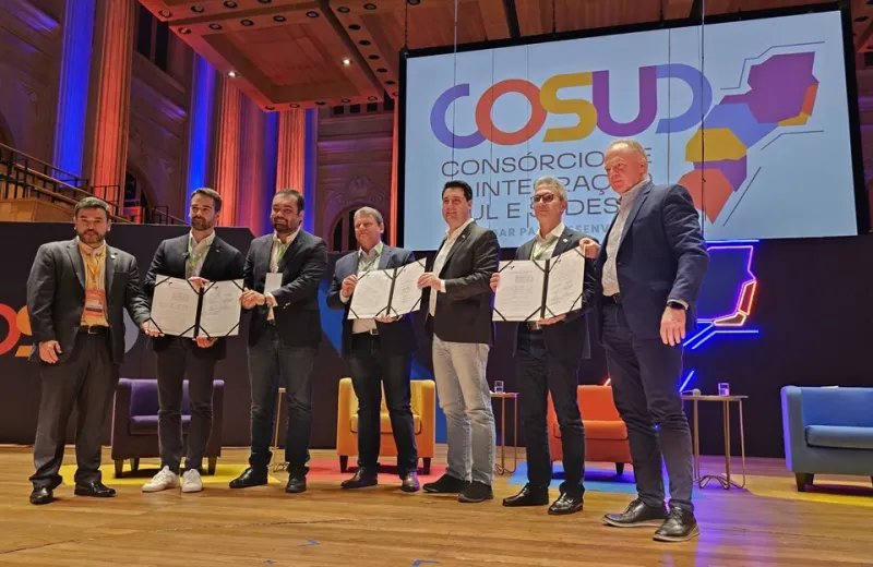 Governador Casagrande participa do encerramento da 9ª edição do Cosud