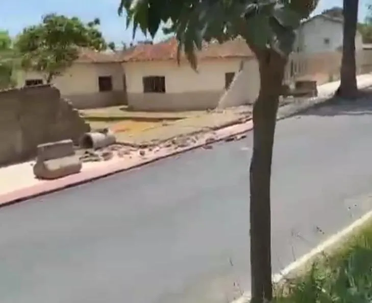Vídeo: desabamento de muro isolado pela defesa civil em escola de Colatina não afeta as aulas