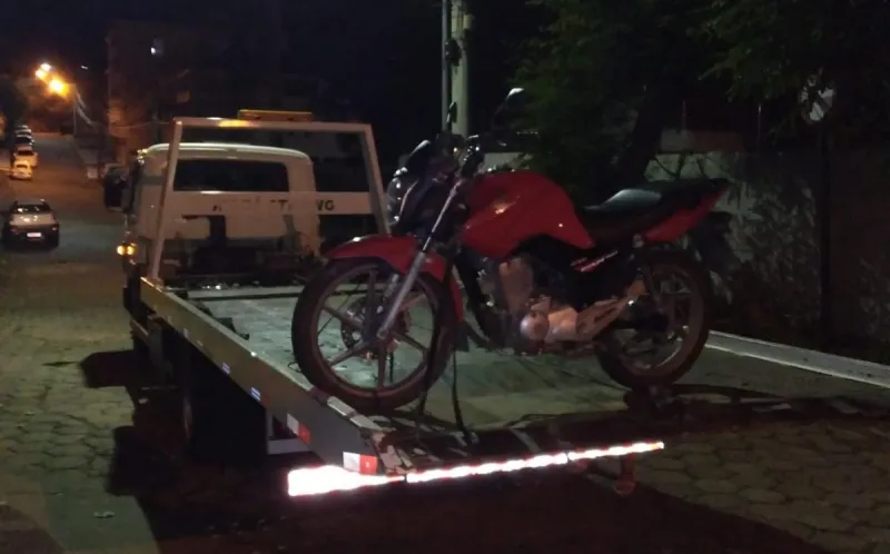 Fuga em alta velocidade e desobediência às ordens de parada da Polícia, culminam em prisão de suspeitos, em Colatina