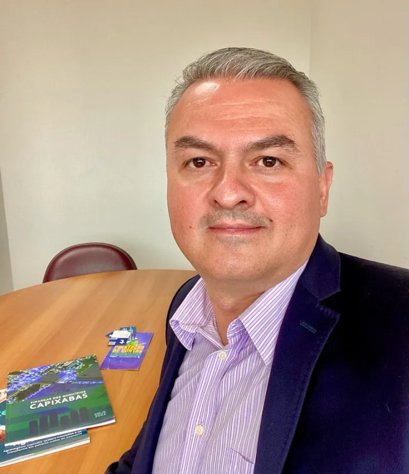 Neto Barros questiona falta de transparência no projeto de lei que trata sobre a privatização do SAAE de Baixo Guandu e anuncia pré-candidatura em meio à grave crise ética na gestão municipal.