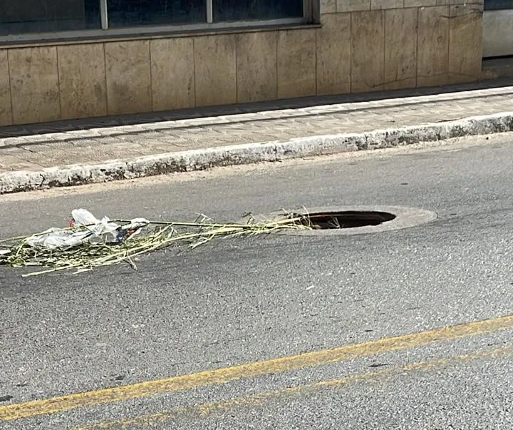 Colatina sofre com furto de tampas de bueiros, de acordo com o Sanear