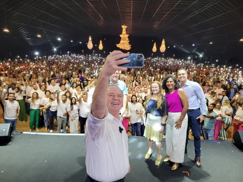 Governador Casagrande prestigia formatura de mais de 4 mil alunos do programa Qualificar ES
