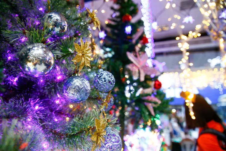 Colatina se ilumina para as festas de fim de ano e comércio aproveita o clima natalino