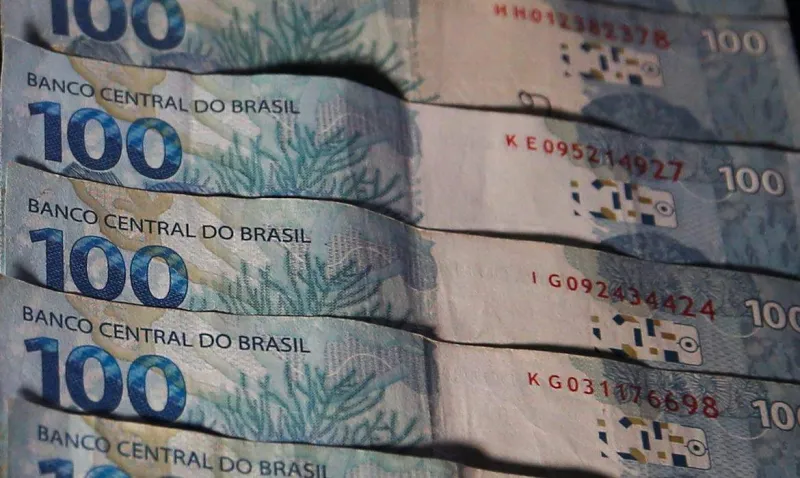 Bolsa Família antecipado começa a ser pago nesta segunda; veja calendário