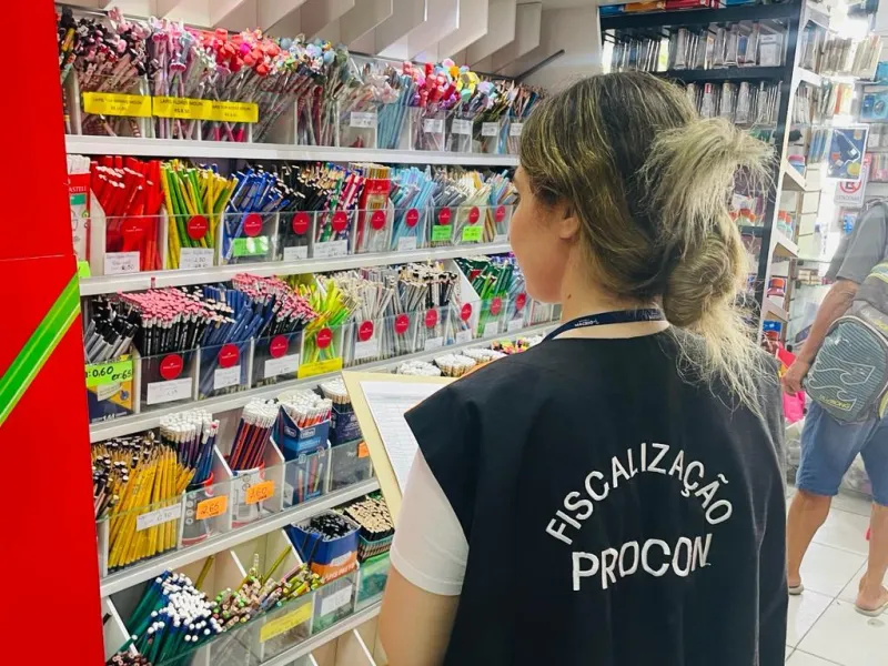Procon Municipal de Colatina apresenta pesquisa de preços de material escolar para orientar consumidores