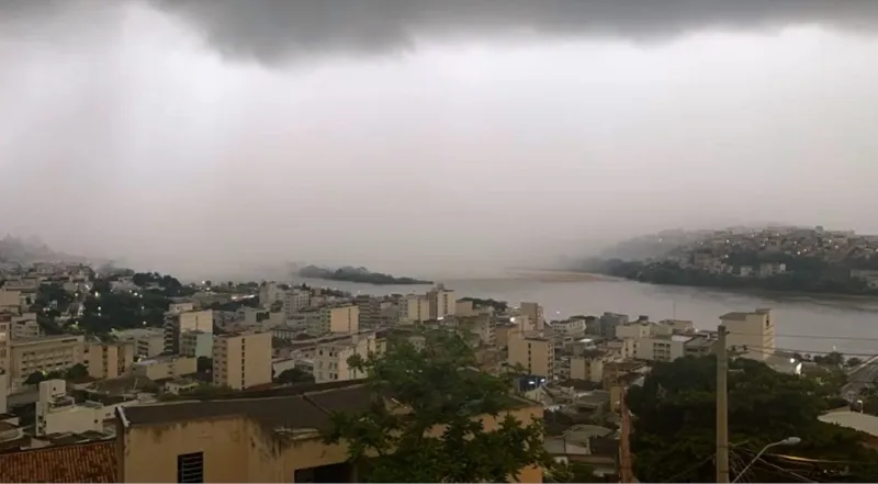 Colatina e região recebem alerta de perigo devido a chuvas intensas e ventos de até 100 km/h