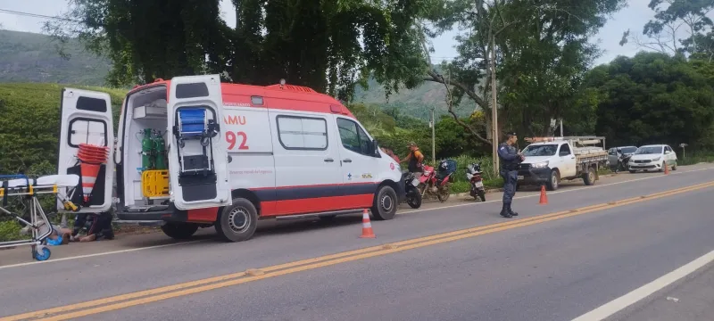 Acidente na entrada do Cascatinha do Alemão, em Colatina, deixa dois feridos