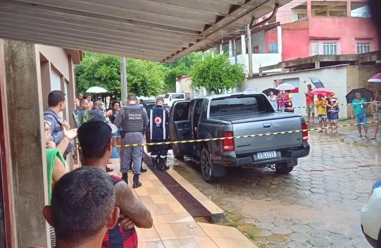 Irmão que sobreviveu a tentativa de assassinato em Colatina, passa por cirurgia.