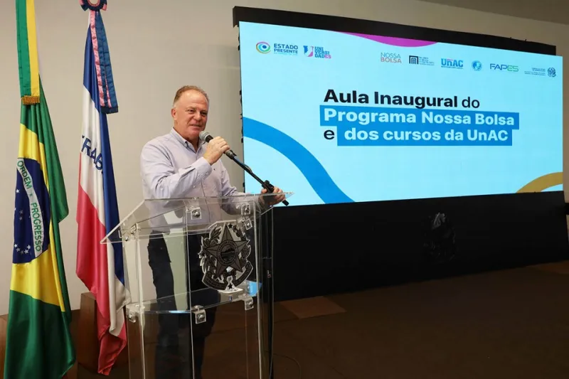 Governo Casagrande dá as boas-vindas aos novos bolsistas do programa Nossa Bolsa e alunos da Universidade Aberta Capixaba em Aula Inaugural