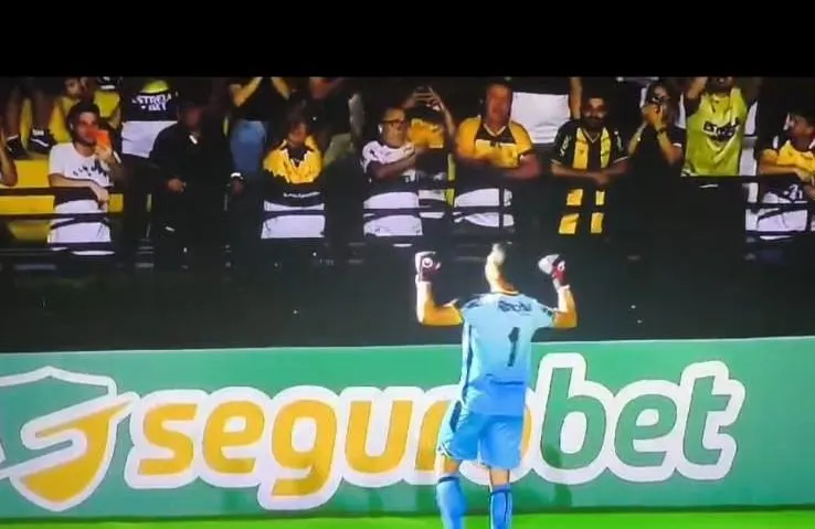 Mais uma vez: goleiro colatinense Gustavo brilha e classifica o Criciúma para a semifinal do Campeonato Catarinense