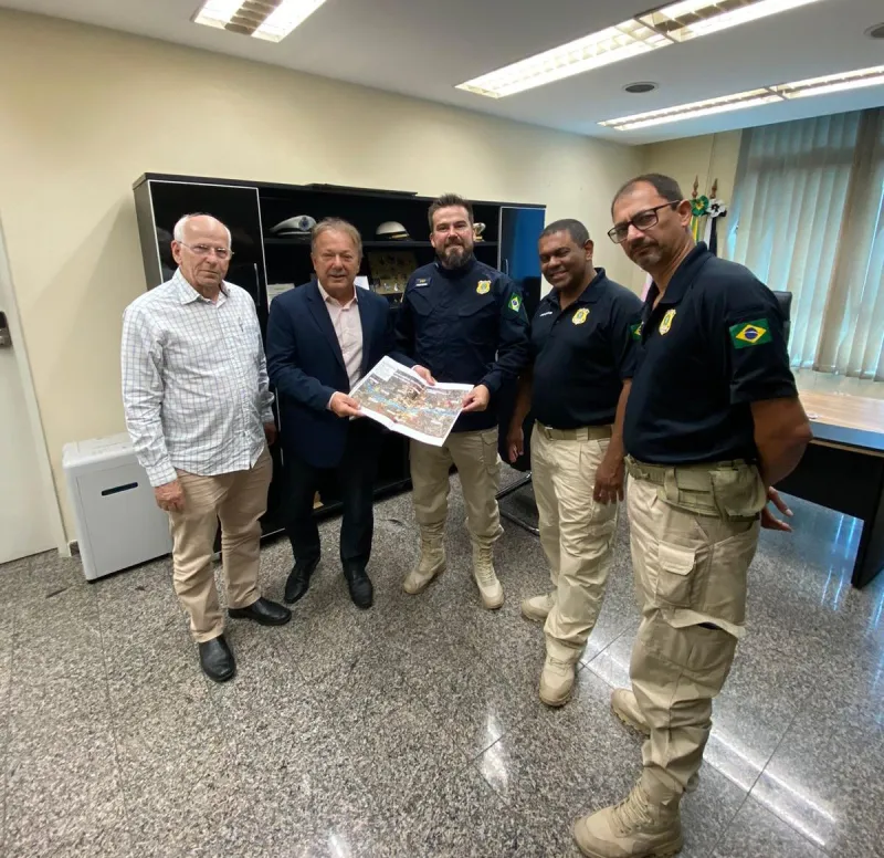 Prefeito Guerino Balestrassi apresenta sugestão de local para novo posto da PRF em Colatina