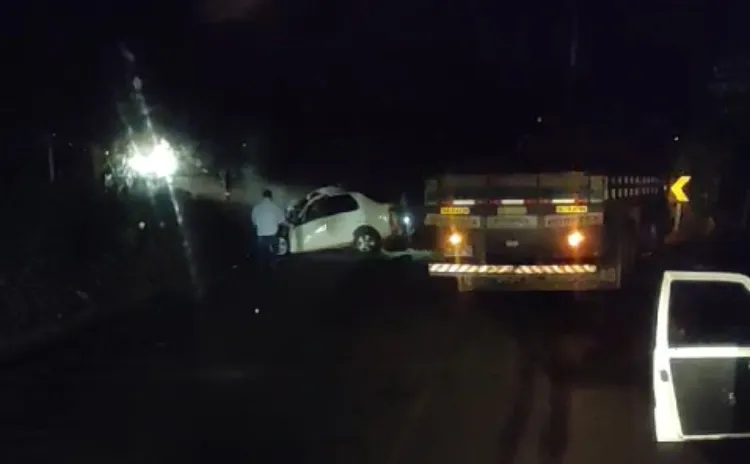 Acidente fatal entre carro e caminhão na ES 220, entre Nova Venécia e Vila Pavão, deixa uma pessoa morta