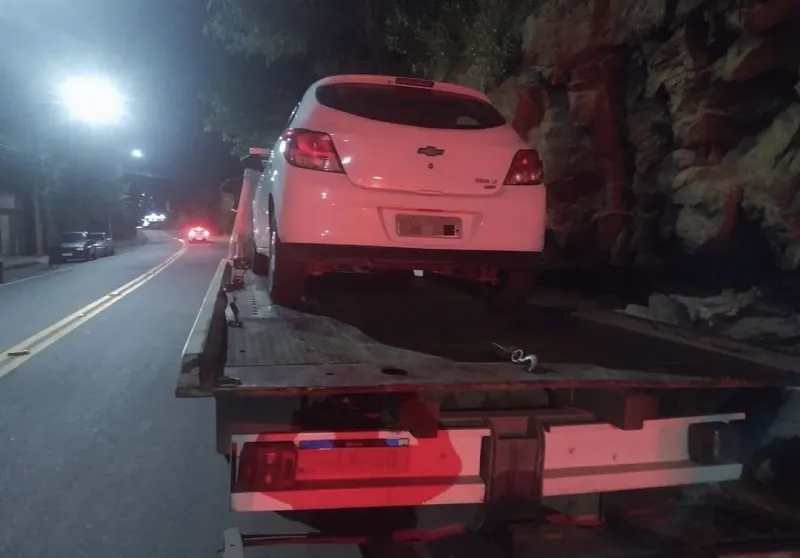 Polícia Militar recupera veículo com restrição de furto e roubo em Colatina