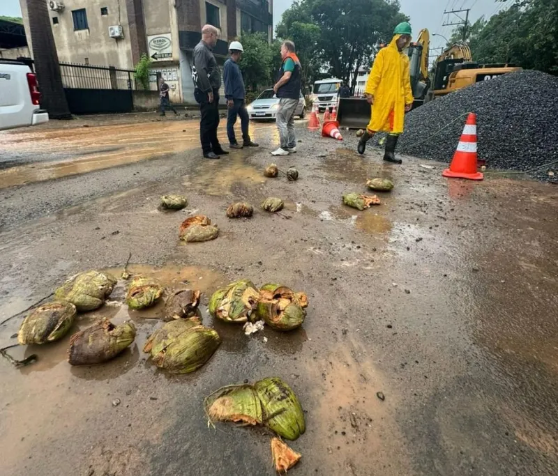 Vídeo de descarte irresponsável durante tempestade revolta moradores, em Colatina