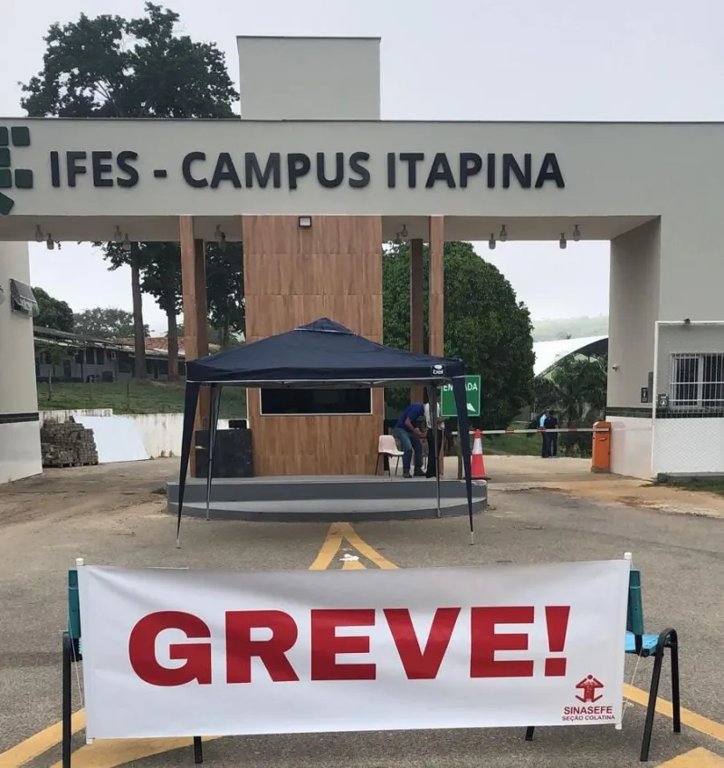 Servidores do Ifes Itapina aderem à greve nacional, em Colatina