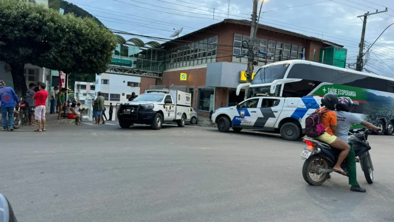 Homem é assassinado a tiros dentro do próprio carro no centro de Ecoporanga