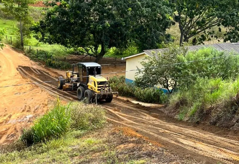 Prefeitura de Colatina intensifica recuperação de estradas rurais após período de chuvas