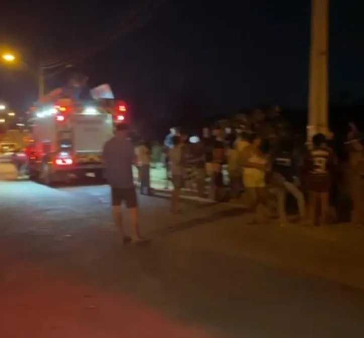 Motorista morre após veículo desgovernado capotar em precipício, em Colatina