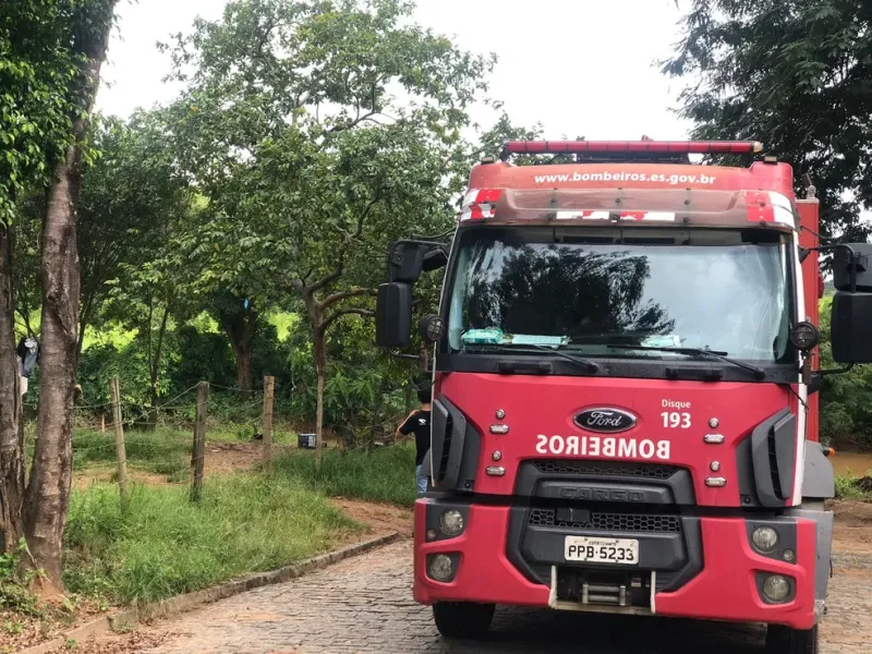 Corpos de jovens retirados da Lagoa Martinelli em Linhares são necropsiados. Investigação continua