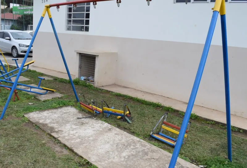 Academia popular e parquinhos infantis são alvos de vandalismo em Colatina