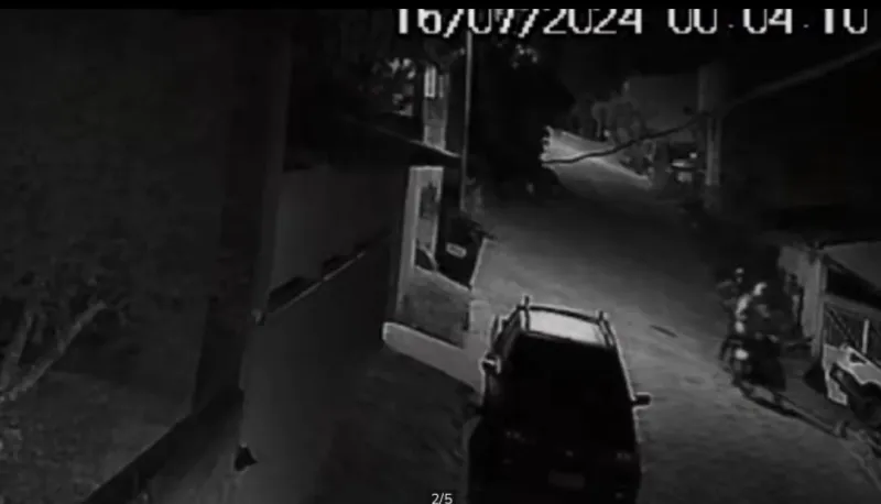 Vídeo: moto é furtada em Governador Lindenberg na madrugada desta terça-feira