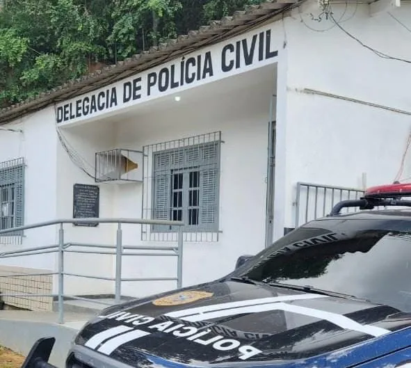 Foragidos se apresentam na Delegacia de João Neiva após divulgação de fotos e são detidos