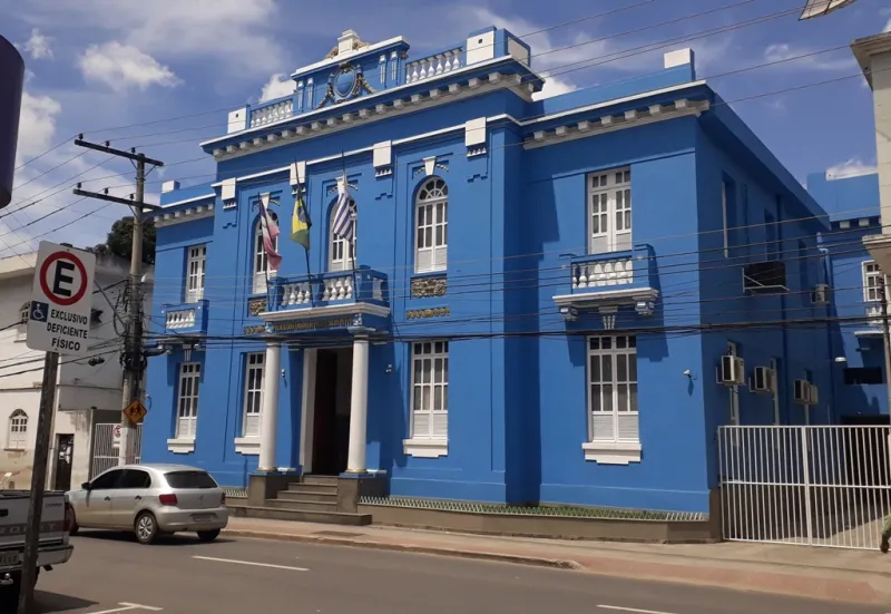 Por que um vereador bem votado não se elege e outro com menos votos ocupa a vaga?