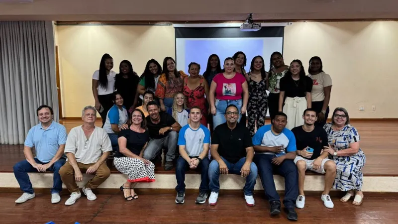 Escola Conde de Linhares celebra 85 anos com sarau de rimas e poesias, em Colatina