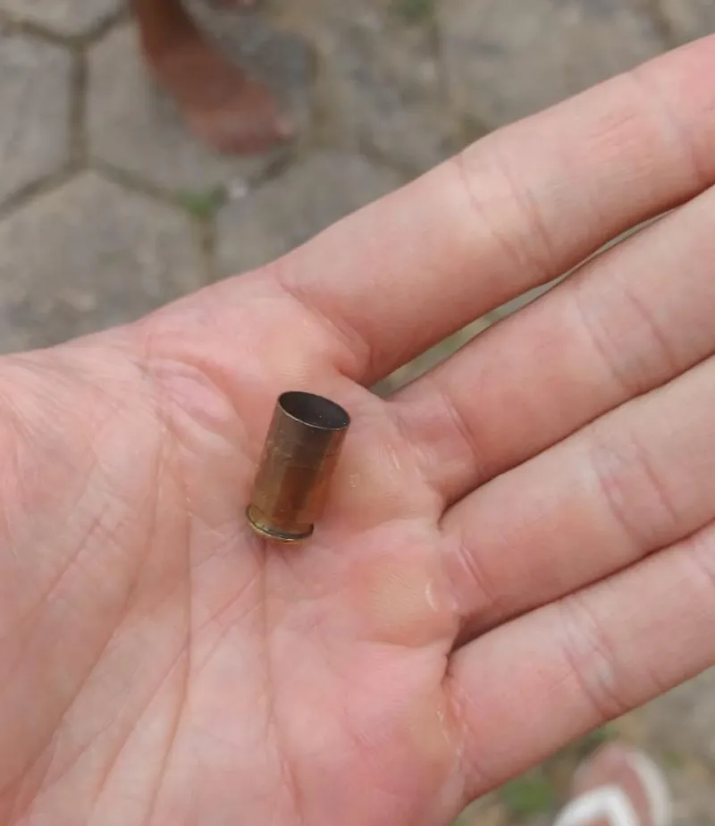 Adolescente de 15 Anos é vítima de Bala Perdida em escadaria em Colatina