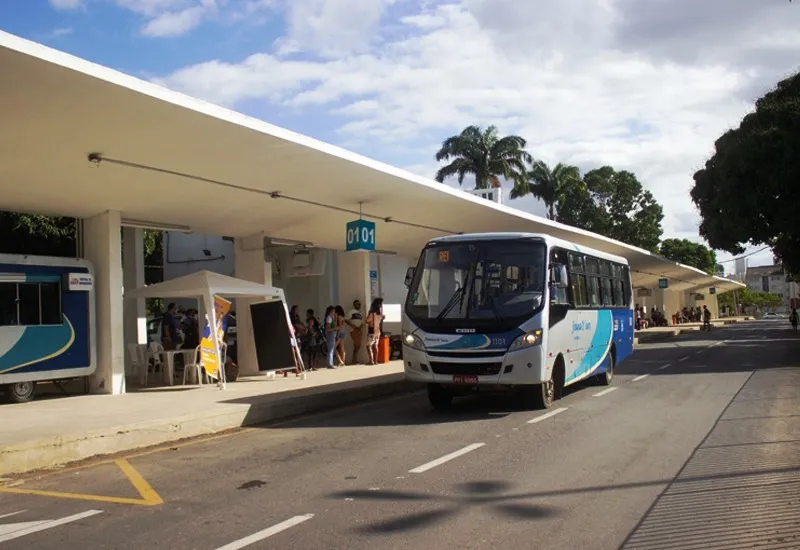 Homem é assaltado enquanto aguardava ônibus na estação central de Colatina
