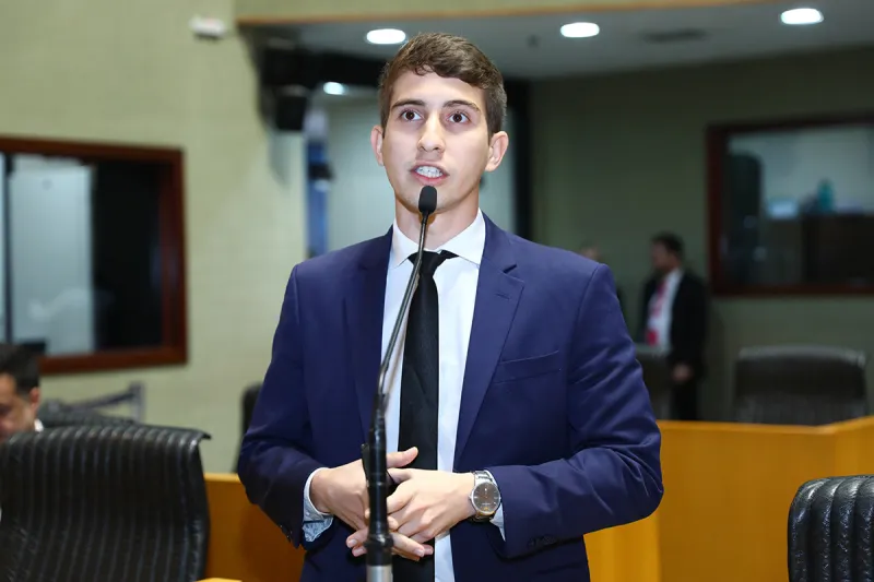 Projeto de Lei apresentado por deputado colatinense que proíbe visita íntima para condenados por crimes sexuais avança na Ales, mas gera controvérsia
