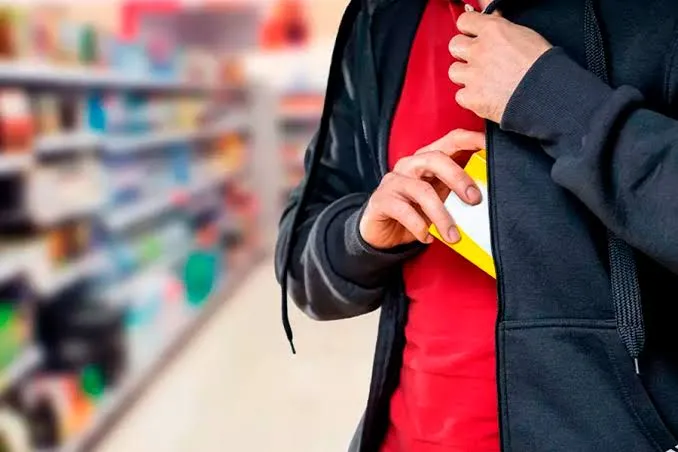 Homem tenta fugir de Supermercado com ‘kit ressaca’ e acaba preso em Colatina